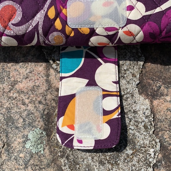 Vera Bradley Changing Pad - Plum Crazy NWT - Picture 2 of 6